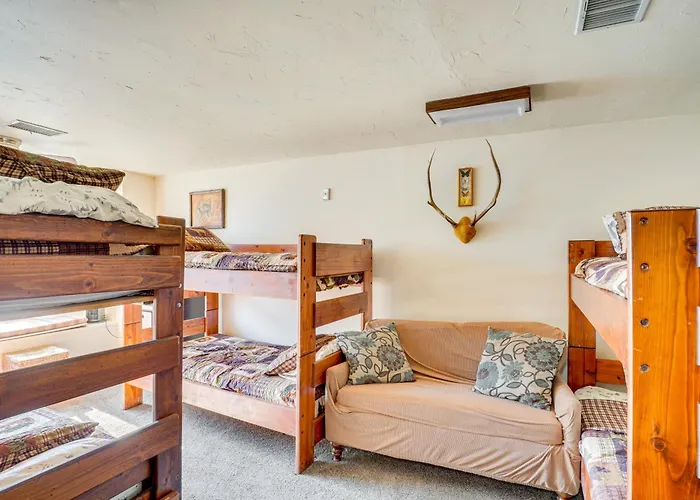 Mtn-view Gem On 20 Acres: Hideaway *