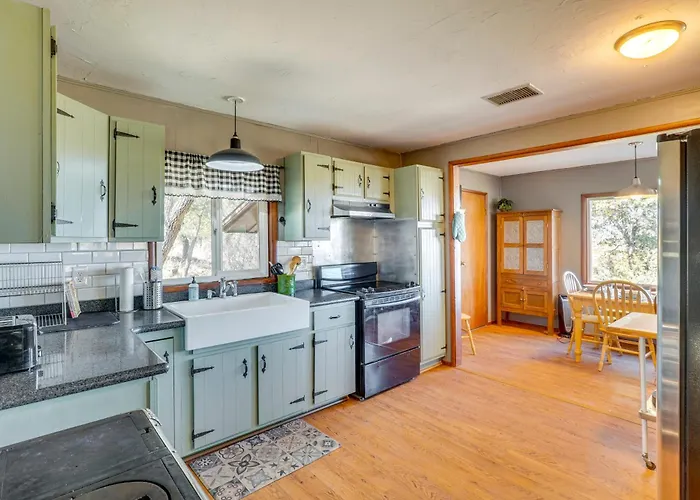 Mtn-view Gem On 20 Acres: Hideaway * Patagonia