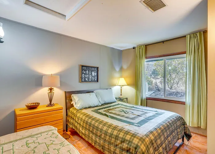 Mtn-view Gem On 20 Acres: Hideaway Holiday home