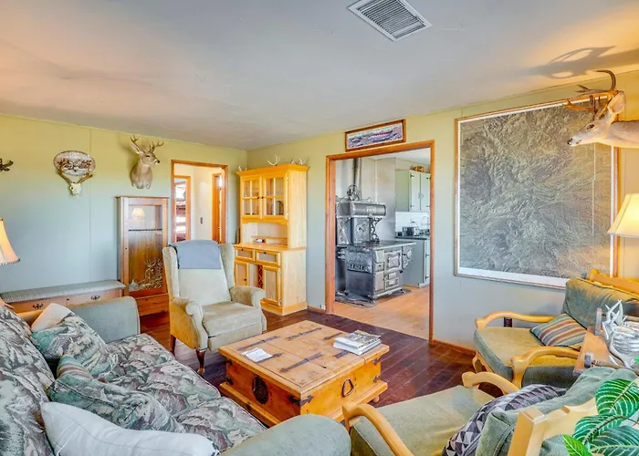 Mtn-view Gem On 20 Acres: Hideaway